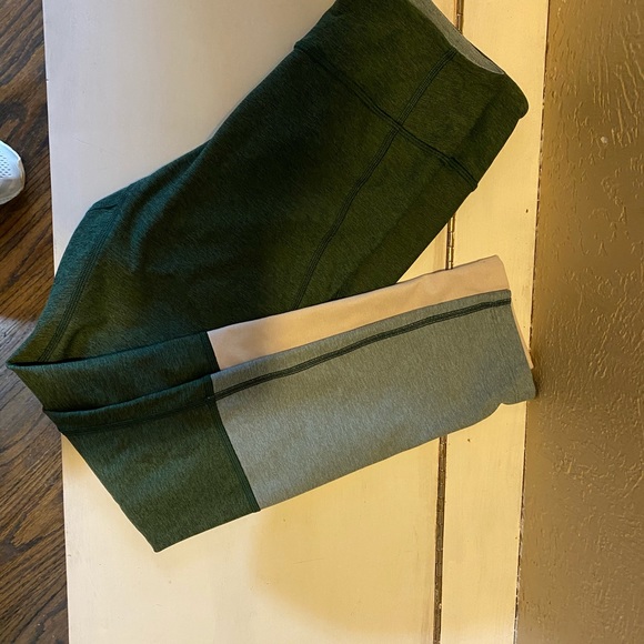 Outdoor voices colorblock dip leggings - Picture 3 of 4